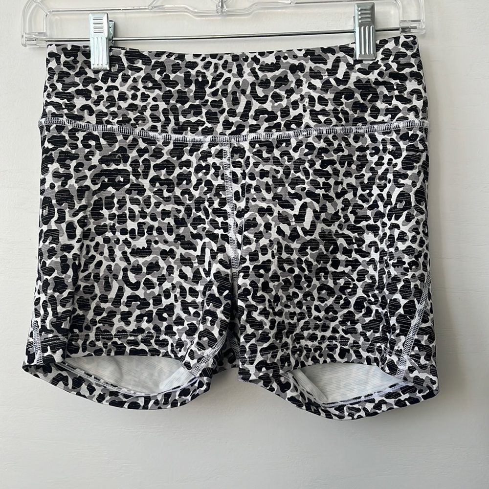 Outdoor Voices Black and White Patterned Women Shorts